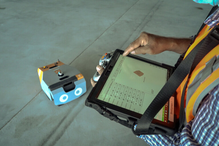 Ologic-Dusty robot image